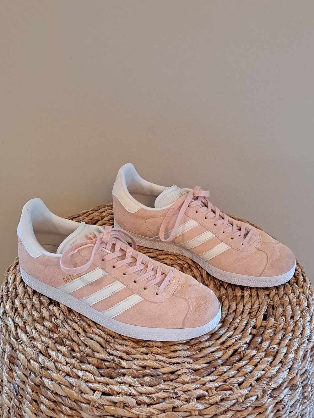 Adidas Womens Originals Gazelle Pink Suede  Athleisure/Preppy Sneakers 8.5